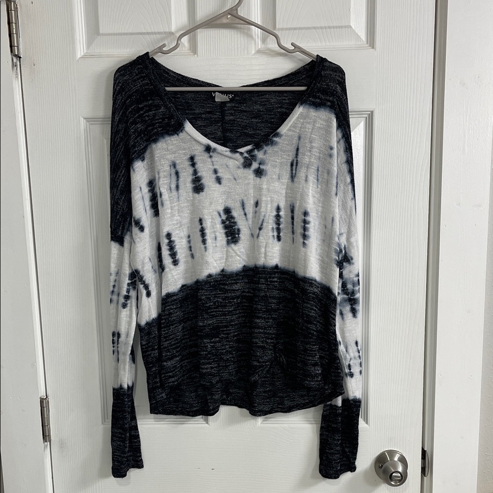 VENUS Monochrome Tie-Dye Long Sleeve Top